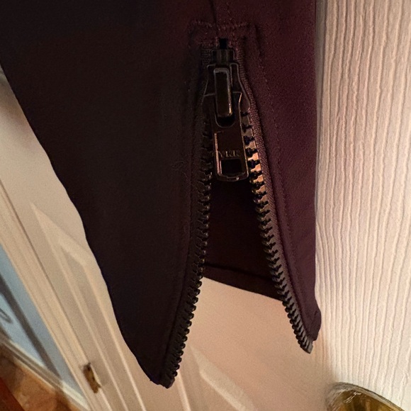 Spanx the back zip women’s black pants. Zip at ankle and back at waist. Size 4 - Picture 2 of 6